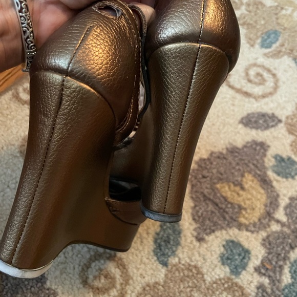 BCBG platform shoes - Picture 3 of 5